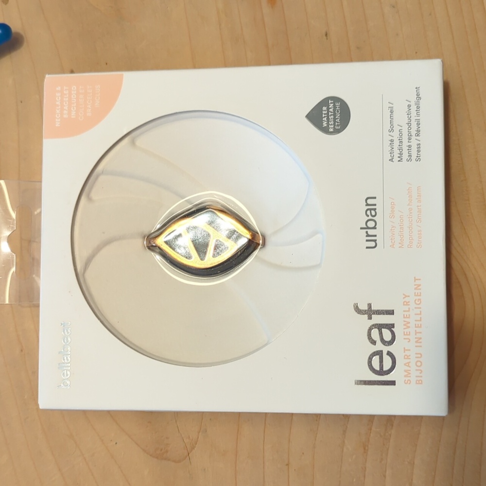 Bellabeat Leaf Urban fitness tracker